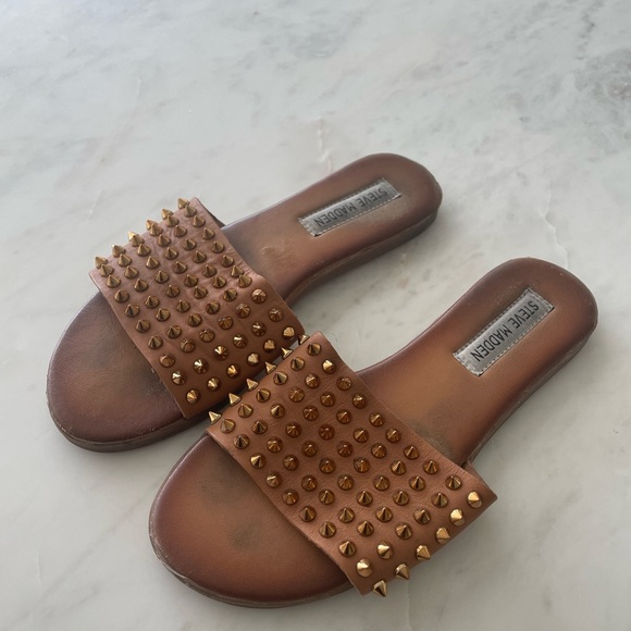 Steve Madden ‘Farryn’ size 6 cognac brown and gold spike sandals - Picture 2 of 5